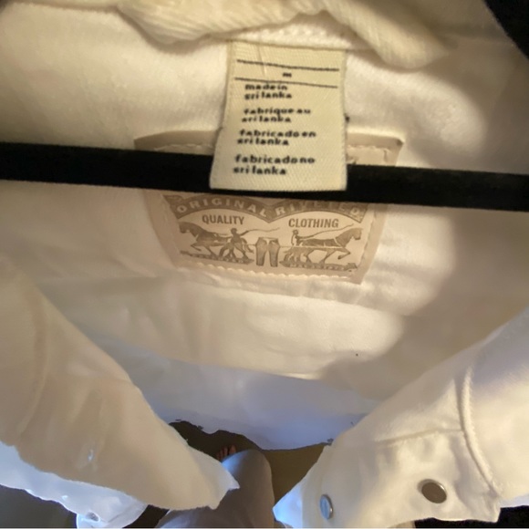 Levi’s White Jean Jacket - Picture 3 of 3
